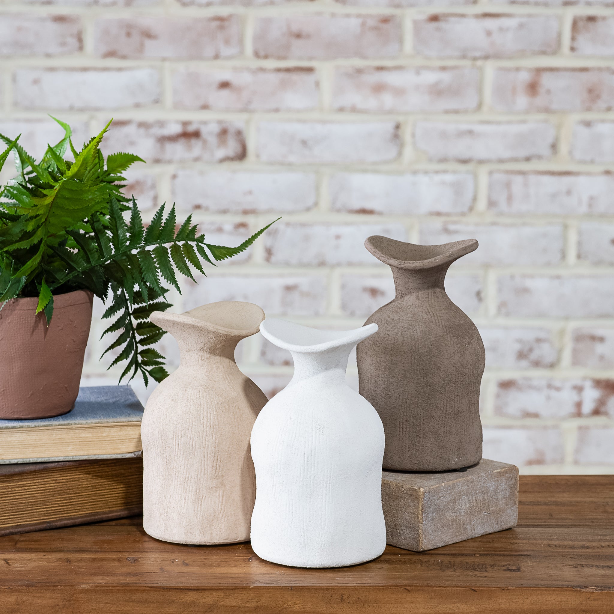 6.75" Fluted Earth Vase