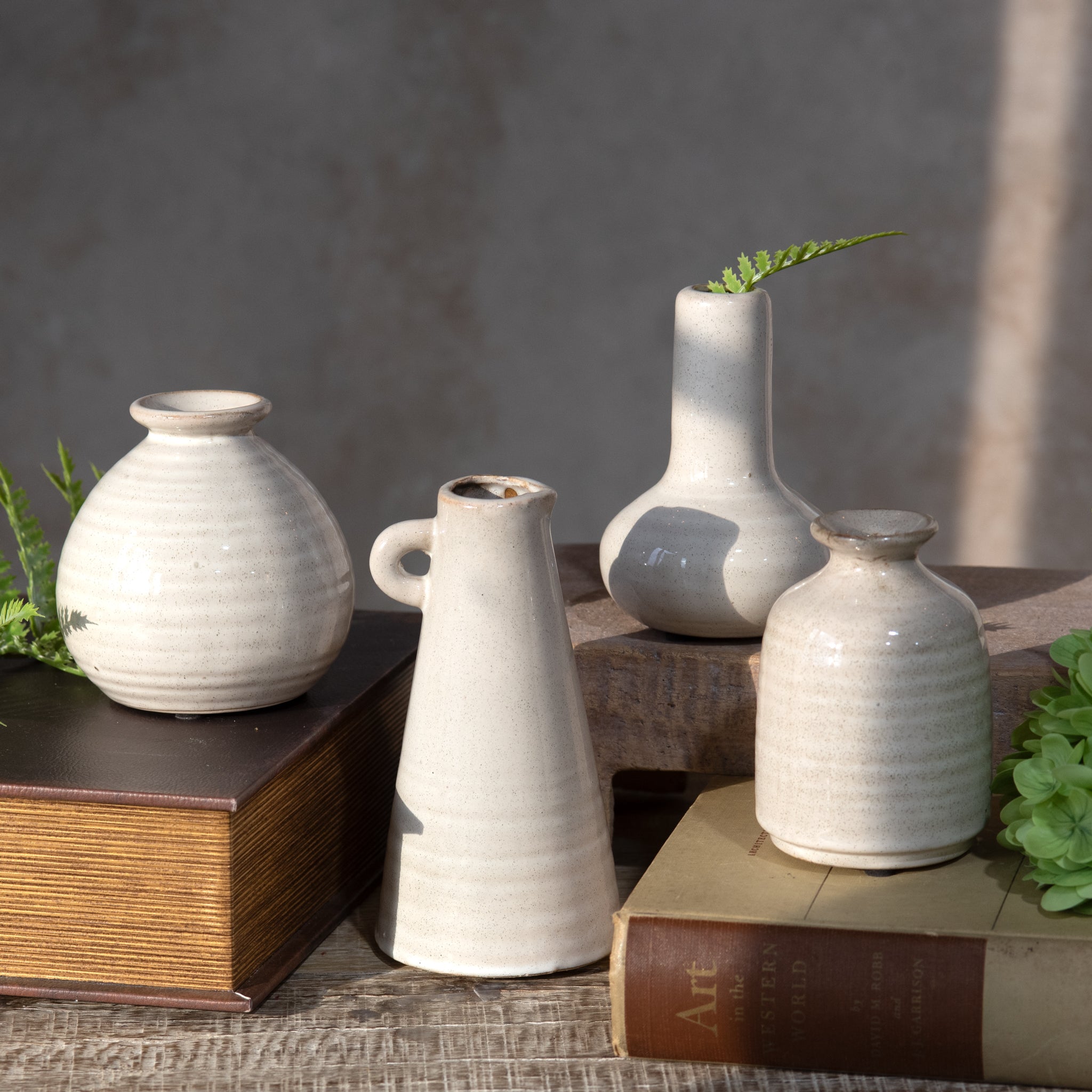 S/4 White Ceramic Vases